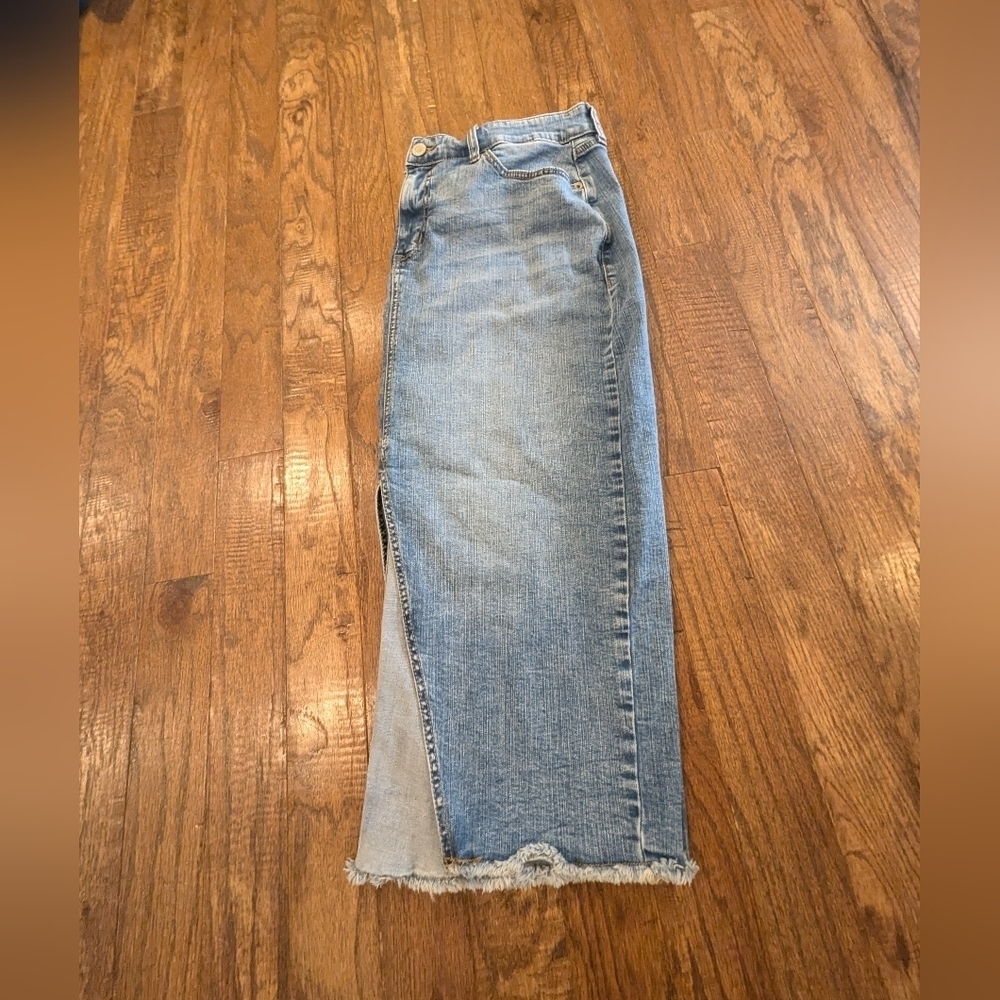 Torrid Midi denim skirt, Light Blue  Size 16, new without tags - Picture 8 of 13